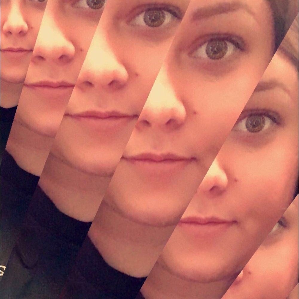 Meet your Posher, Danielle