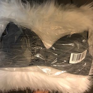 Victoria's Secret 38B bra