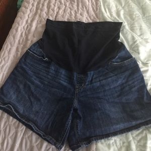 Maternity shorts
