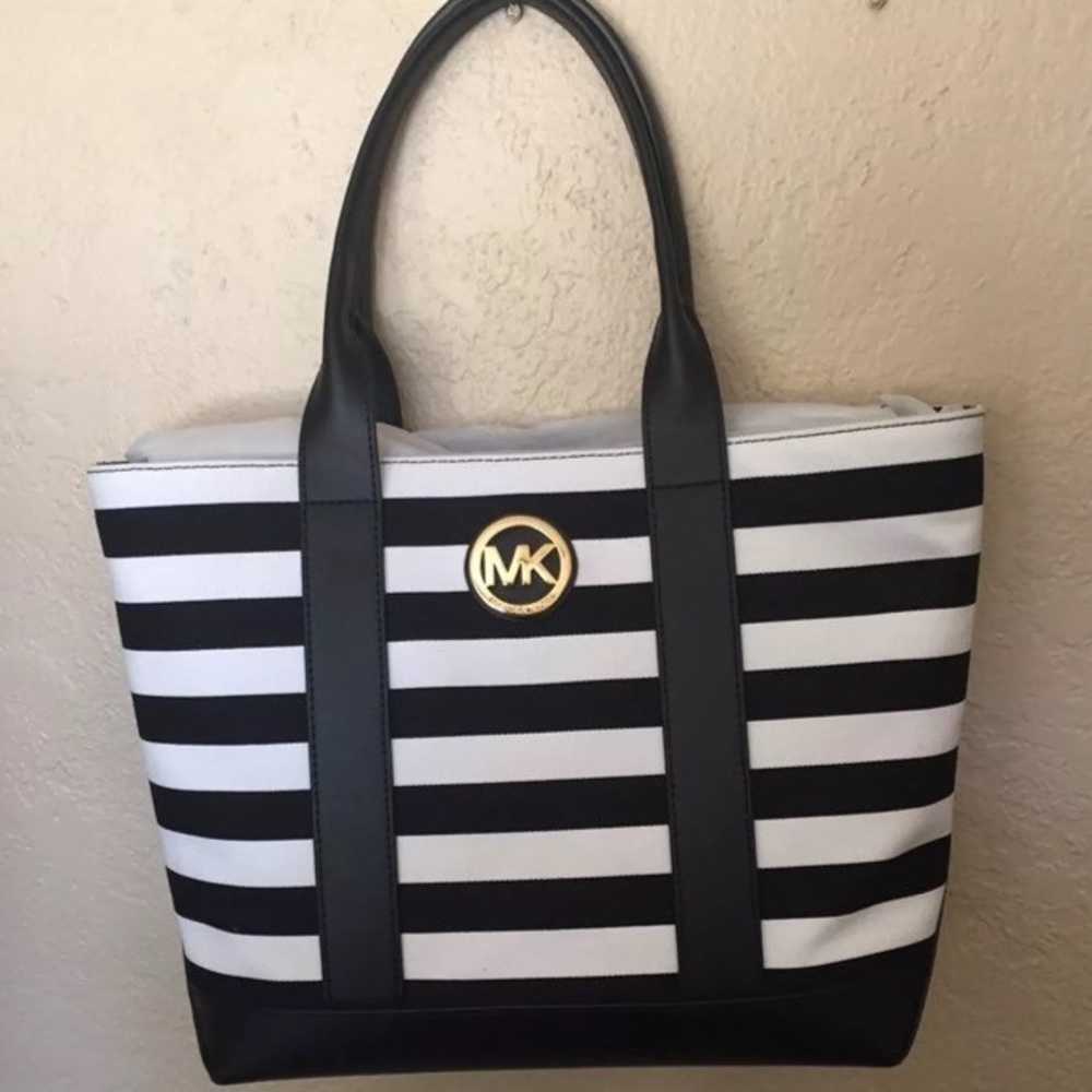 New Michael kors black & white striped purse