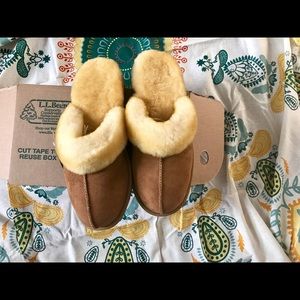 LL Bean Wicked Good Slippers Tan 10