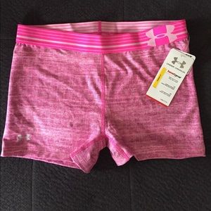 NEW Women's Under Armour Shorts. Medium