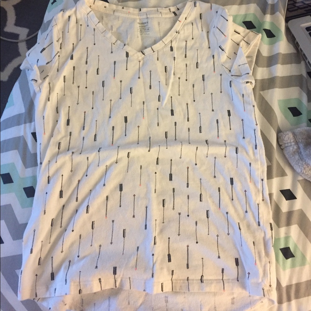 arrow old Navy tshirt