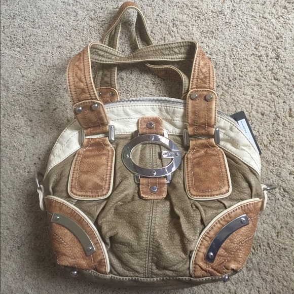 Guess Purse, NWT, bundle and save! - Picture 1 of 6