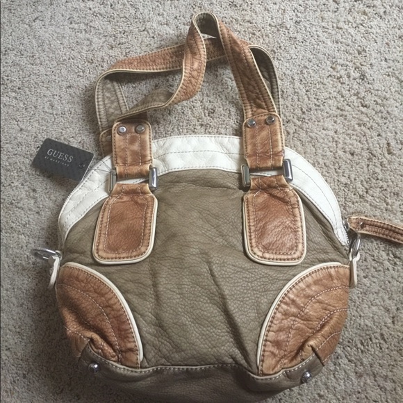 Guess Purse, NWT, bundle and save! - Picture 2 of 6