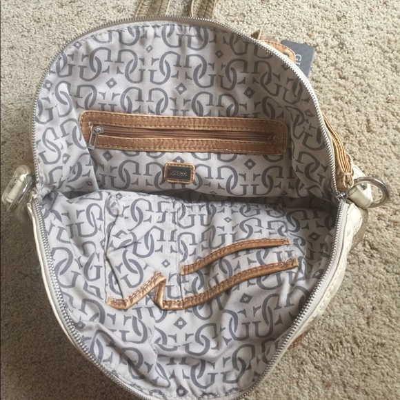 Guess Purse, NWT, bundle and save! - Picture 3 of 6