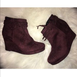 braided and fringe maroon wedges
