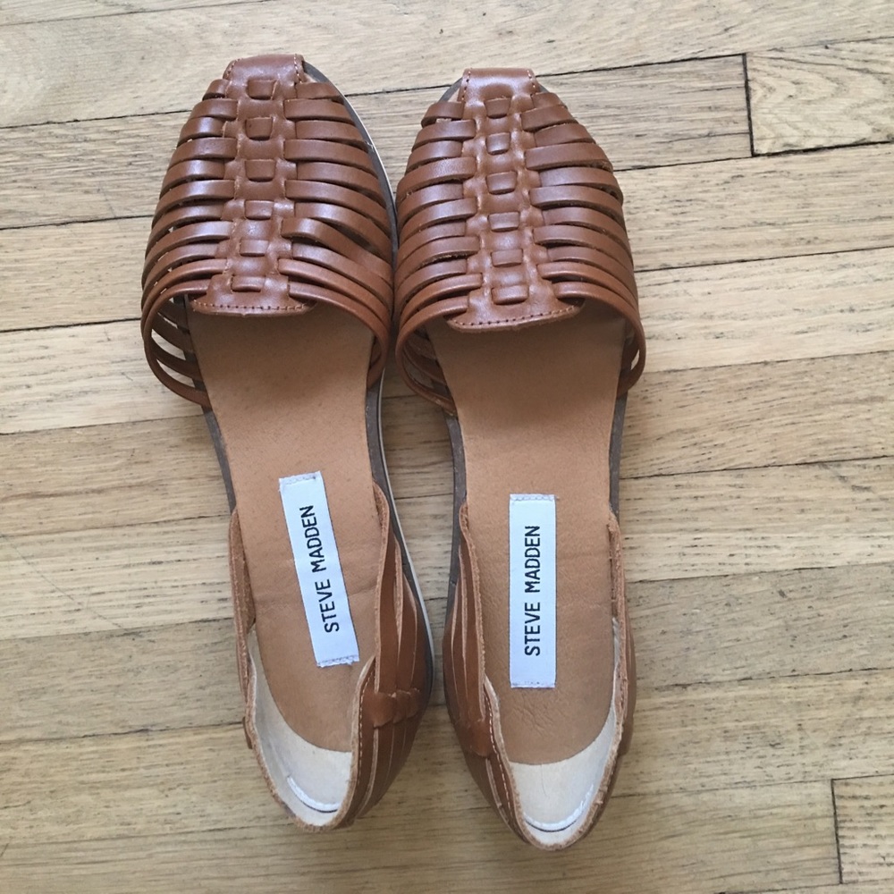 Never worn Size 7 Steve Madden shoes
