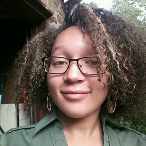 Meet your Posher, Briana