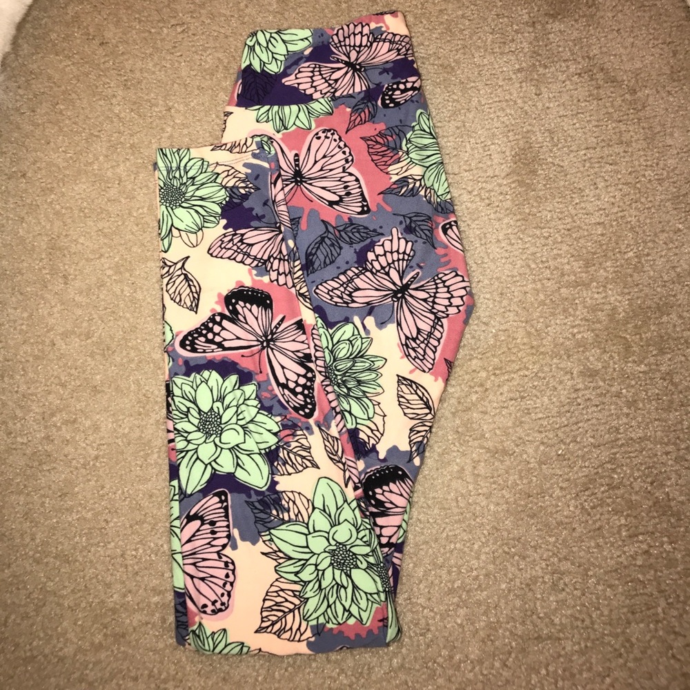 Lularoe OS BUTTERFLY leggings!!