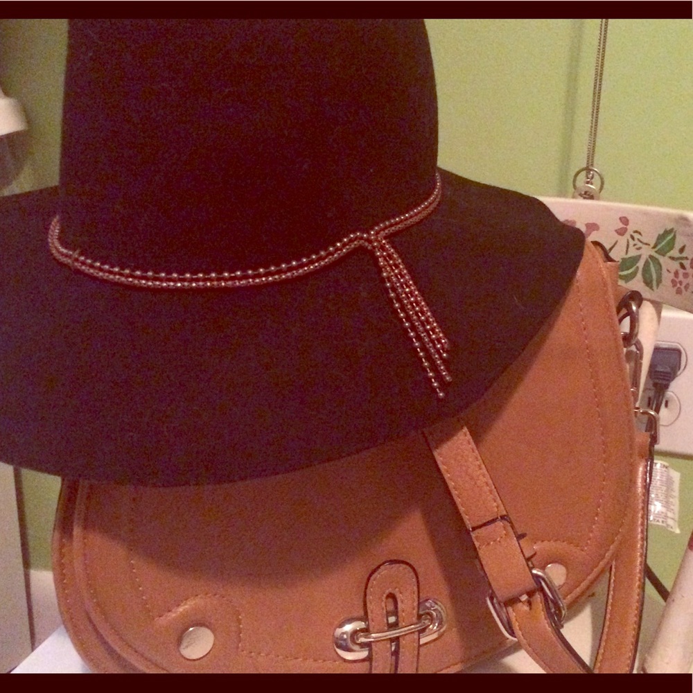Black Fall fashion hat! With beaded detail.
