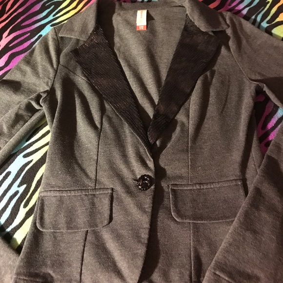 Blazer with sequin lapels 💎 - Picture 3 of 4