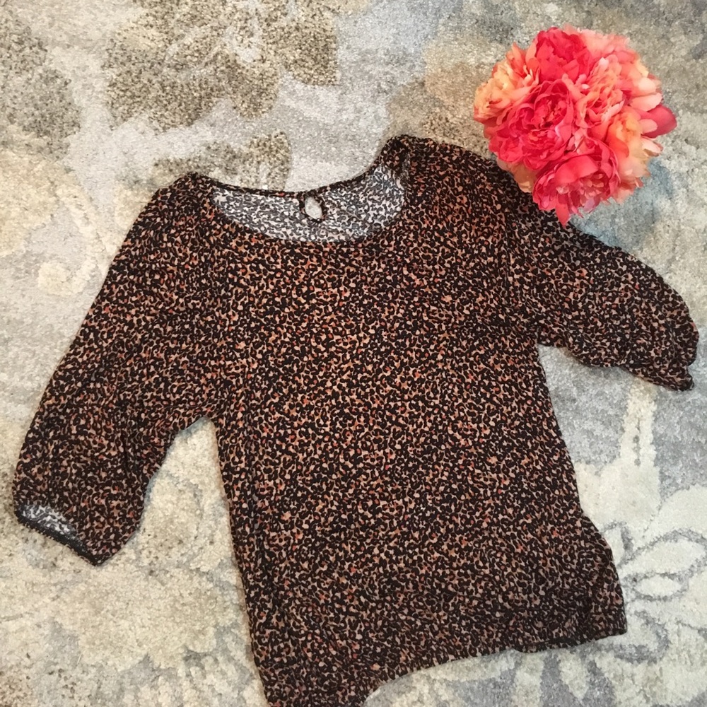 🛍 LOFT patterned top