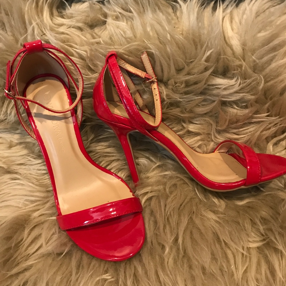 Red heels 👠