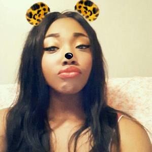 Meet your Posher, Nikki