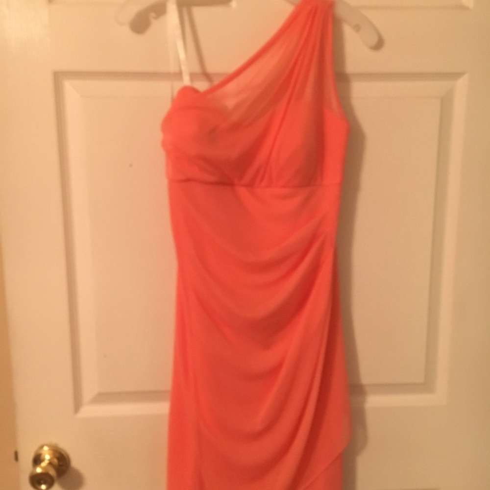 Brides maid dress in coral. It's a size 8