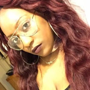 Meet your Posher, Malika