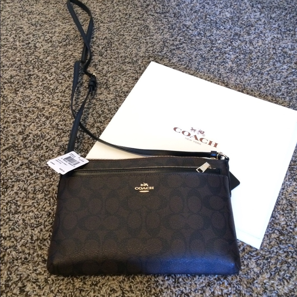 💕 NWT Coach Cross Body Bag💕