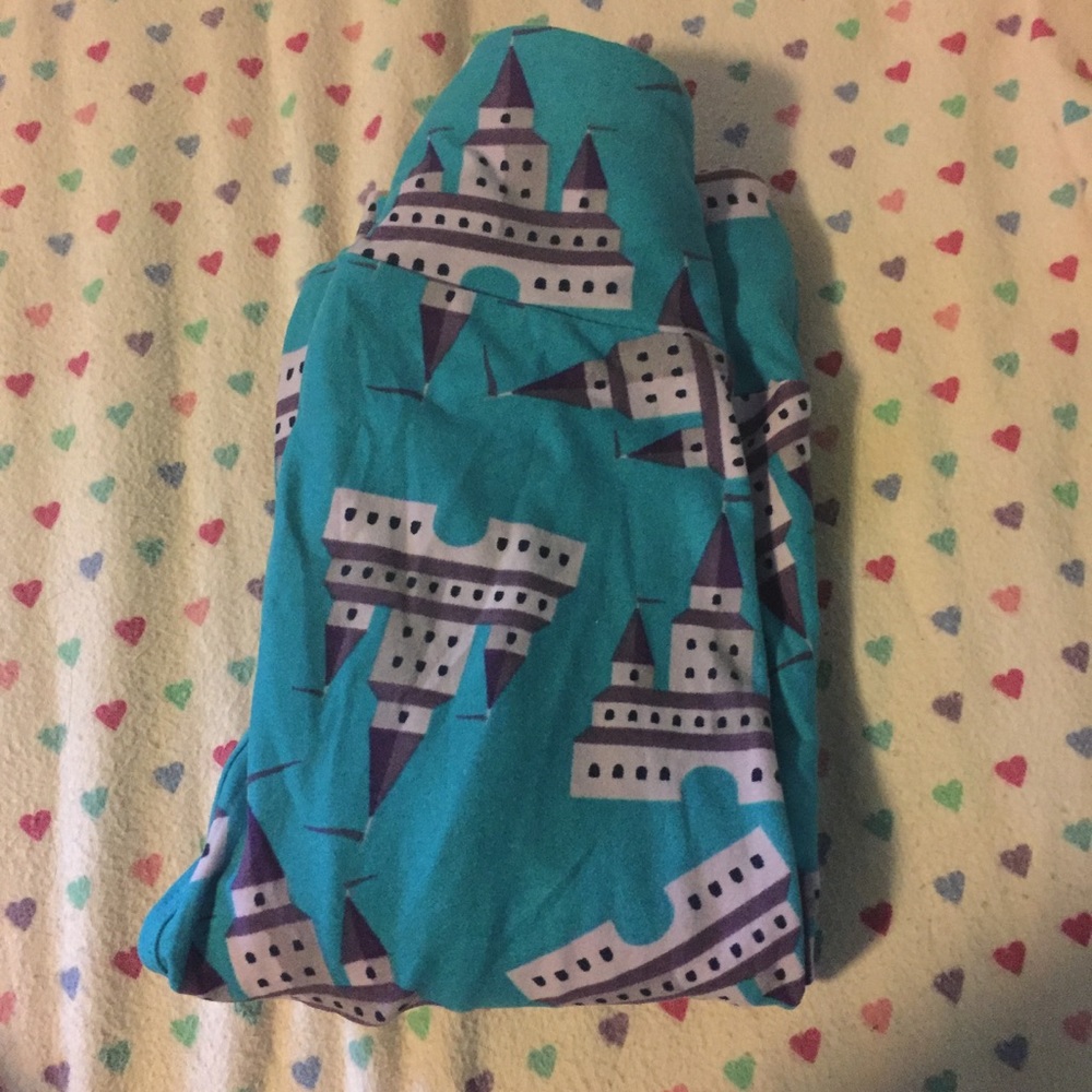 Disney Castle Leggings (damaged)