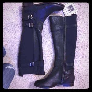 Black Leather FRYE boots (6)