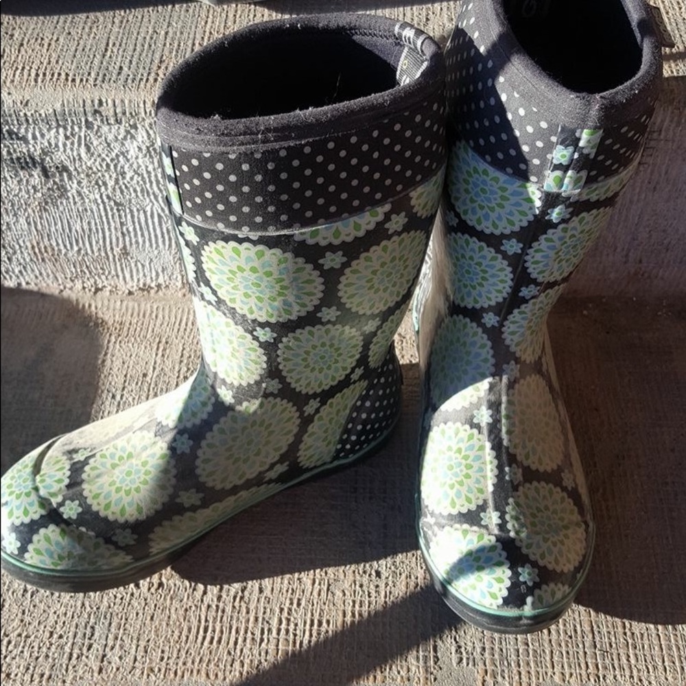 Women's bogs size 8