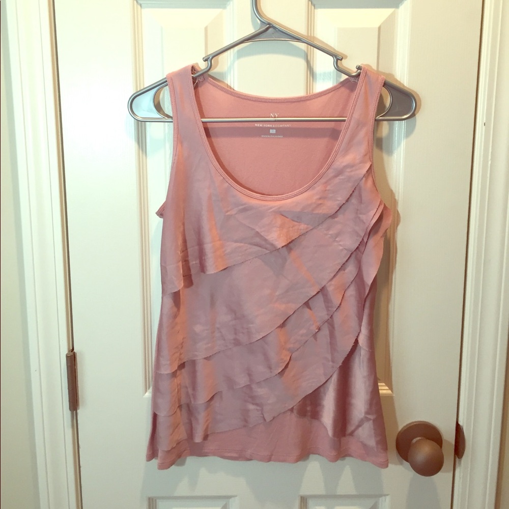 Sleeveless shirt