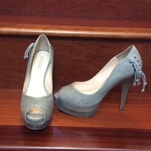 **Guess Sexy peep toe platform grey leather**