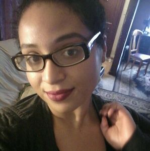 Meet your Posher, Gloria