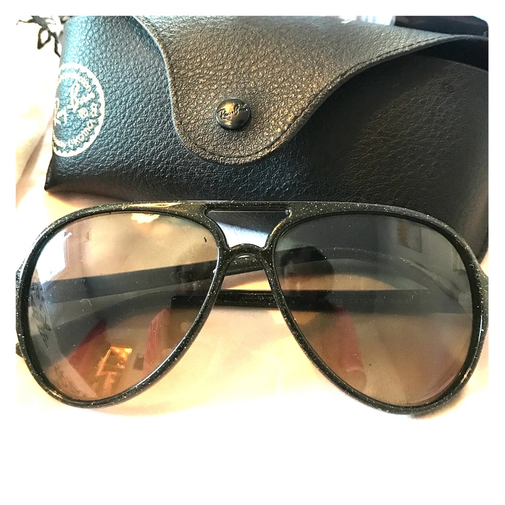 Ray Ban Aviator Sunglasses with Case!