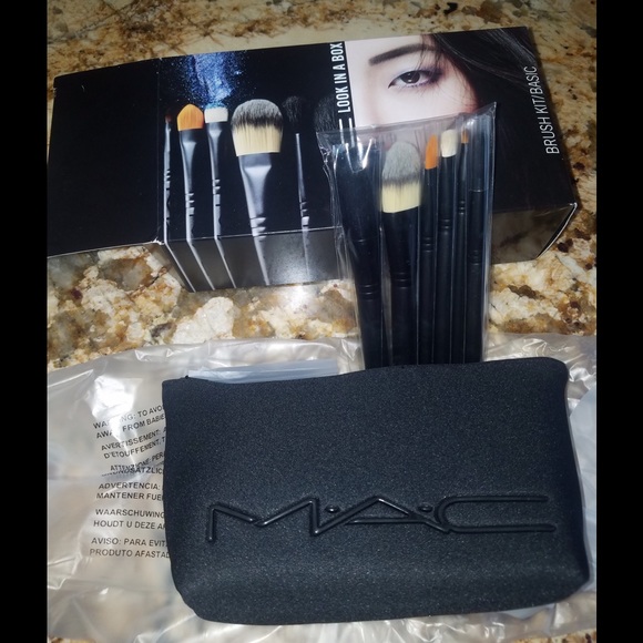 MAC Cosmetics Other - Mac Look In a Box Brush Kit / Basic