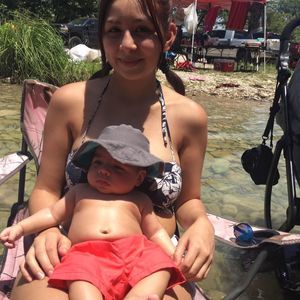 Meet your Posher, Casandra