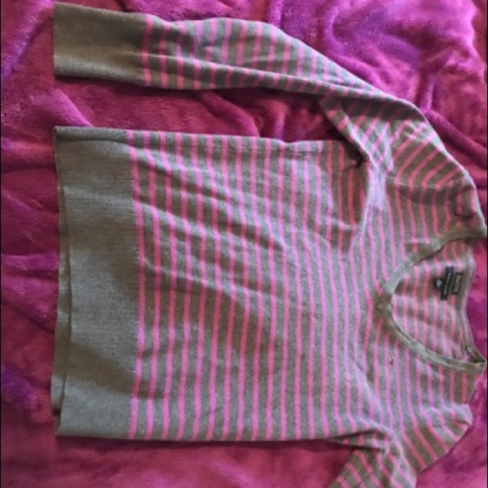 Tommy Hilfiger long sleeve v neck