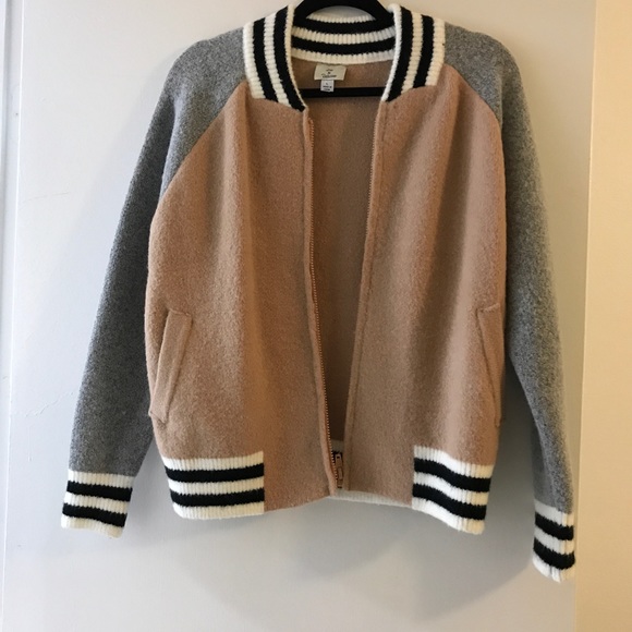 Hot and delicious bomber jacket - Picture 2 of 3