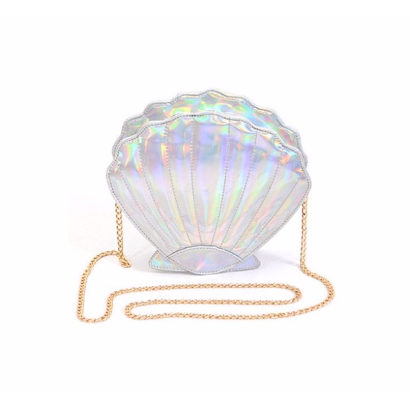 LAST ONE! ‼️ Iridescent Mermaid Seashell Purse - Picture 4 of 8