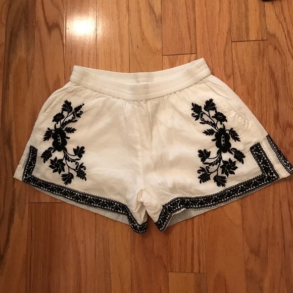 J. Crew Pants - ⭐️LAST CHANCE⭐️ J. Crew gauzey embroidered shorts