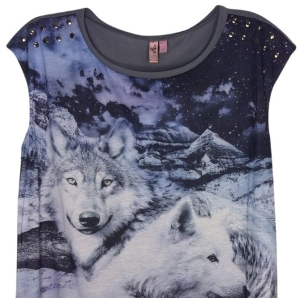 Dolled Up Grey Wolf Design Top 2x