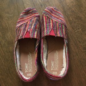 Rainbow colored Toms