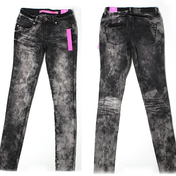Tinseltown Black Acid-Washed Skinnies - Picture 1 of 2
