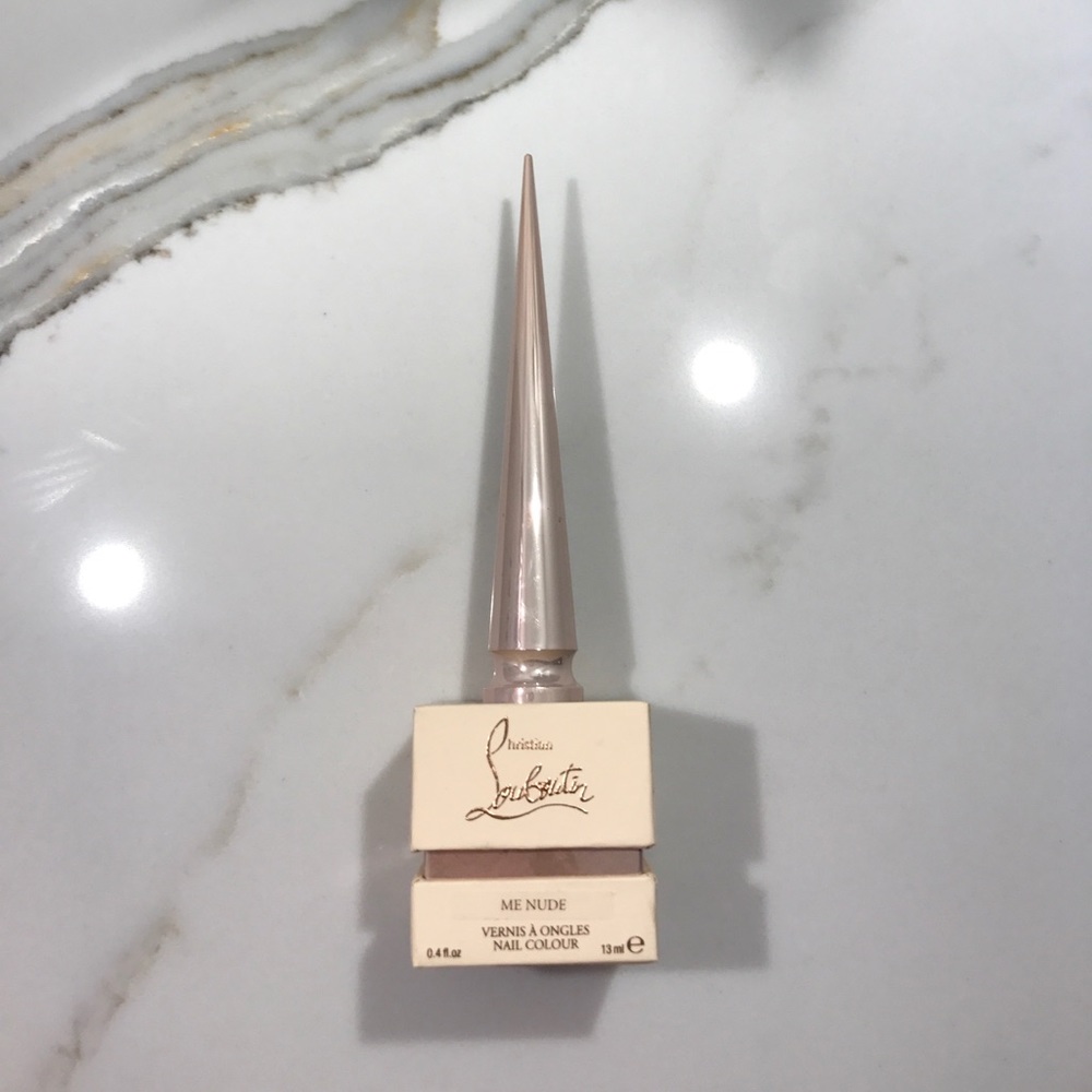 Christian Louboutin nude nail polish 💅🏽