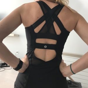 Lululemon size 4 black top