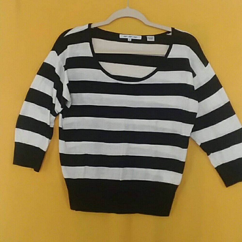 Striped 1/4 Sleeve Top