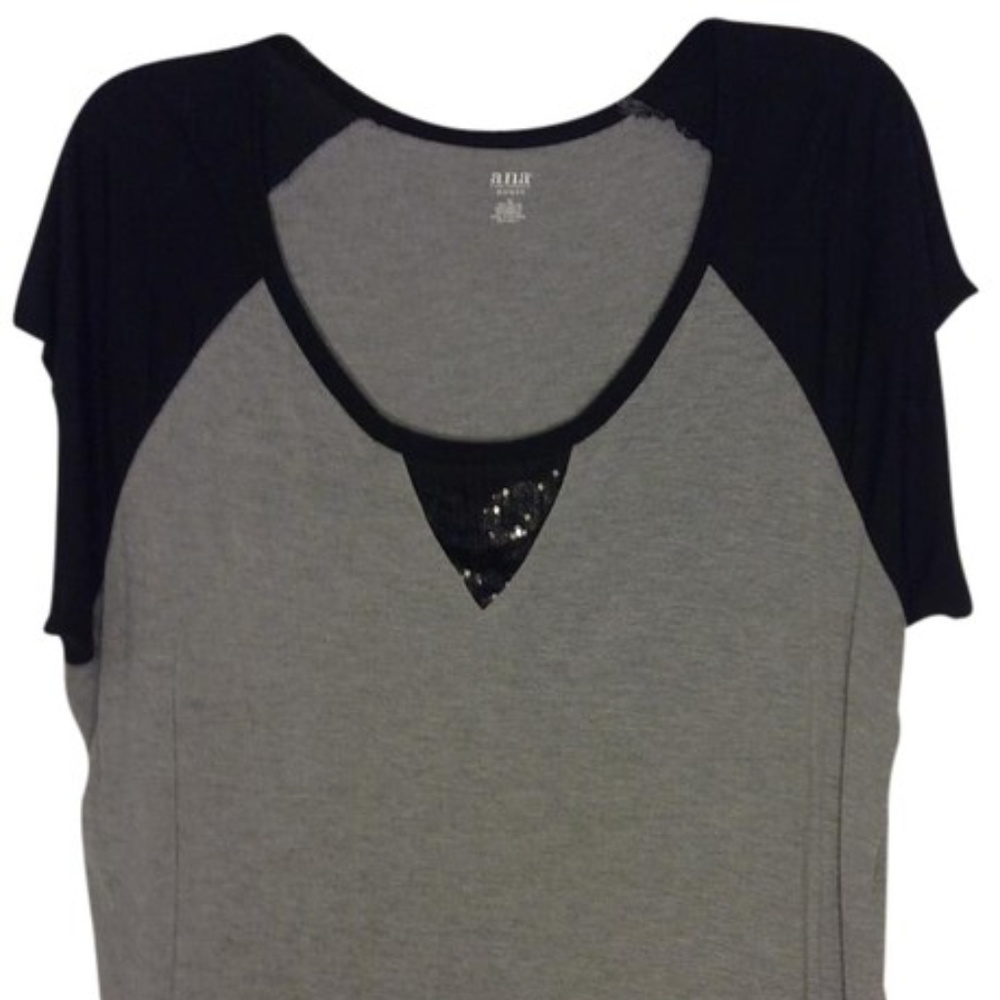 a.n.a. Grey & Black 3x V-neck Top