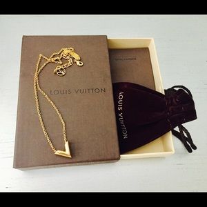 Louis Vuitton "V" necklace