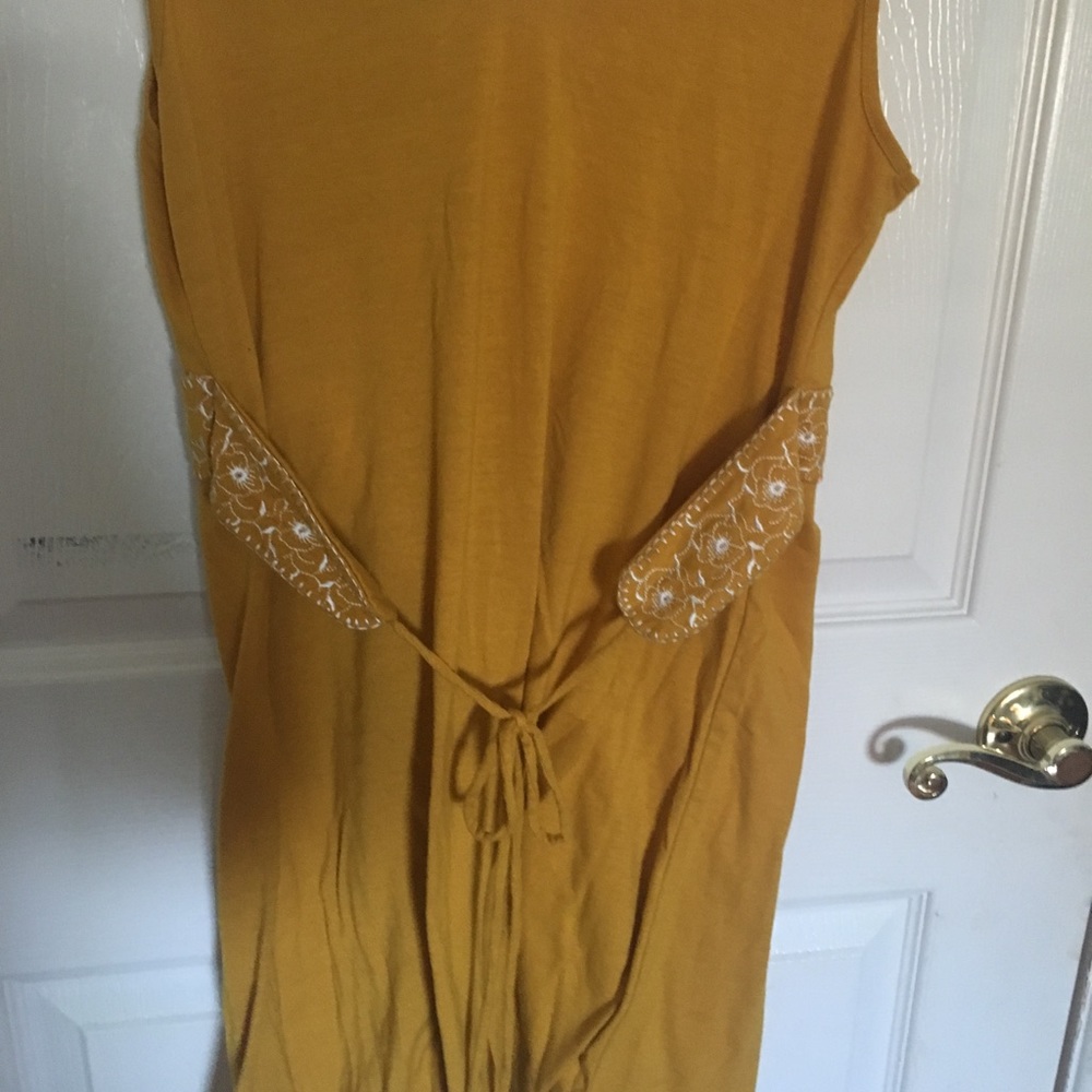 Dress - Picture 2 of 3