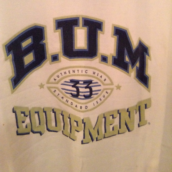 T-Shirt - Picture 2 of 3