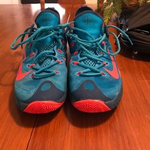 Hyperrev basketball shoes