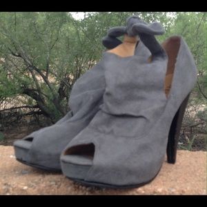 FINAL PRICE***Cute gray heels by twenty one