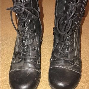 Black combat boots by guess