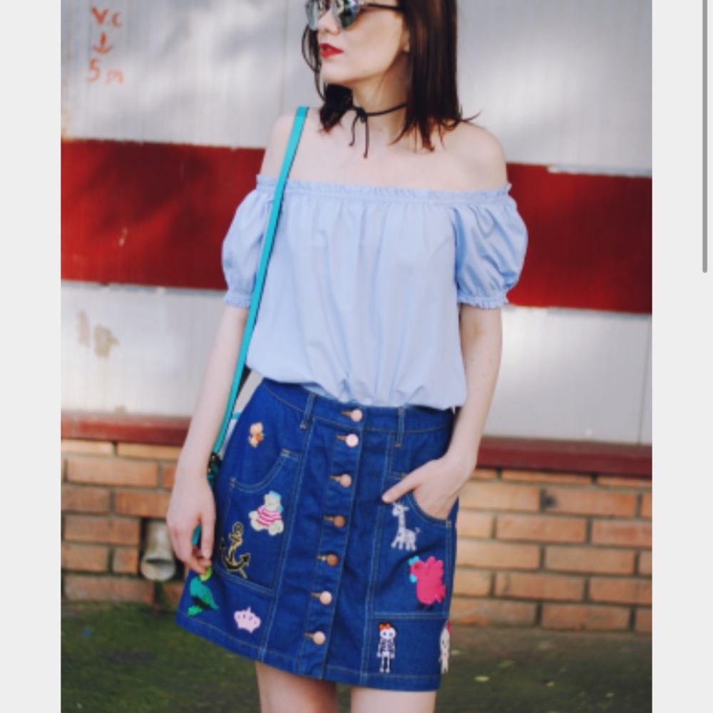 H&M off shoulder top light blue size 4