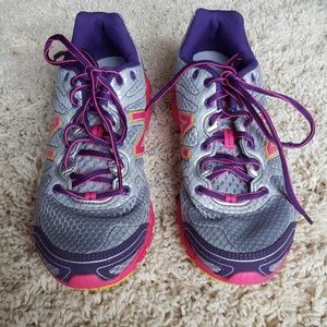 New Balance Women's 590 V2 Running Shoes